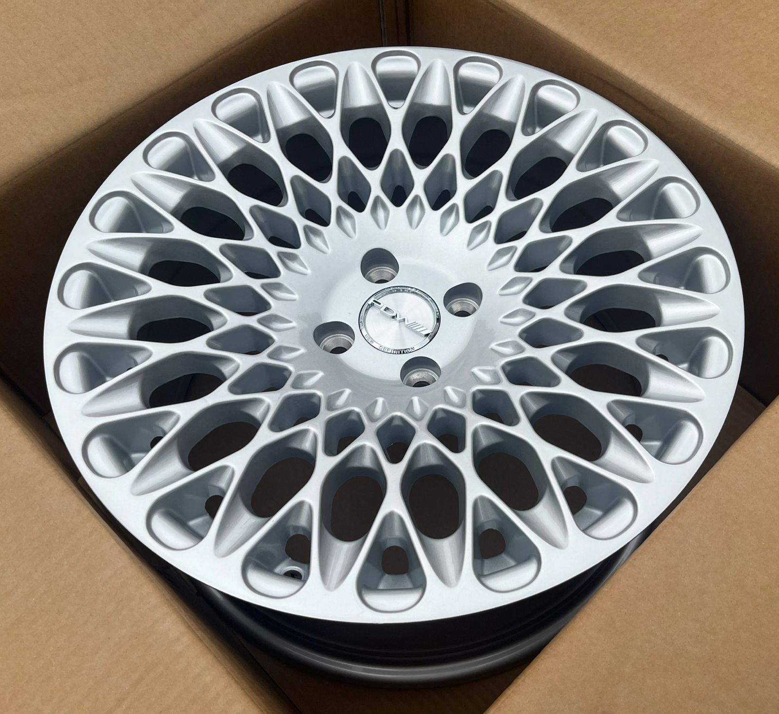 PDW 5424(9059) 8.0*17 4/100 ET30 d60.1 S
