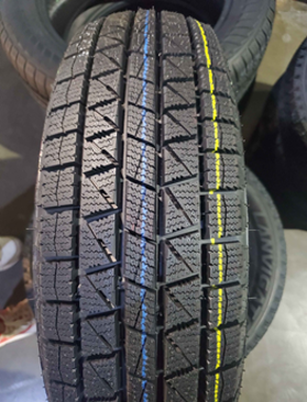 ROYALBLACK 175/70/13 82S RoyalIce