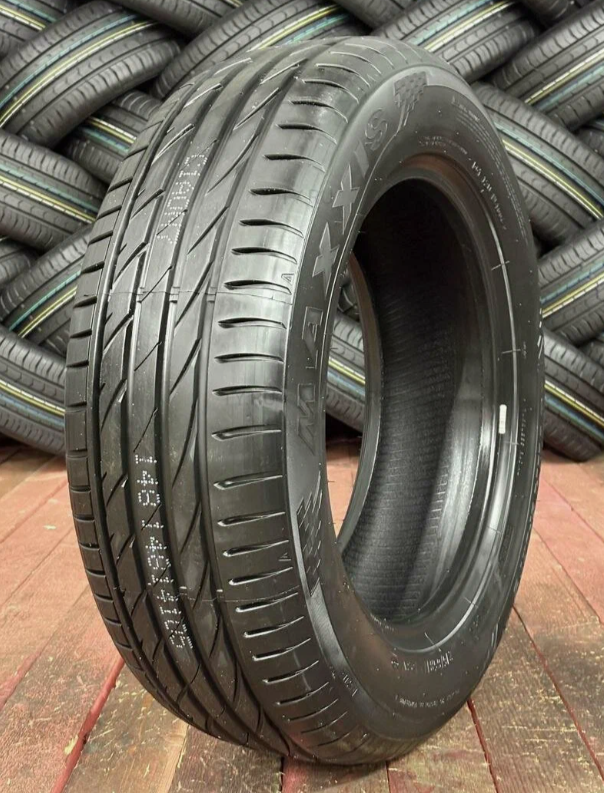 Maxxis 215/65/17 103V Victra Sport VS5