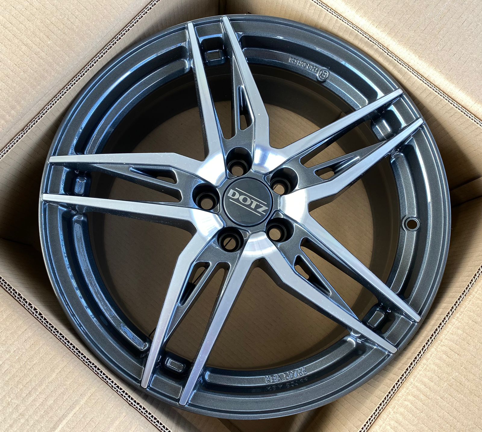 DOTZ Interlagos 7.5*17 5/100 ET46 D57.1 DARK