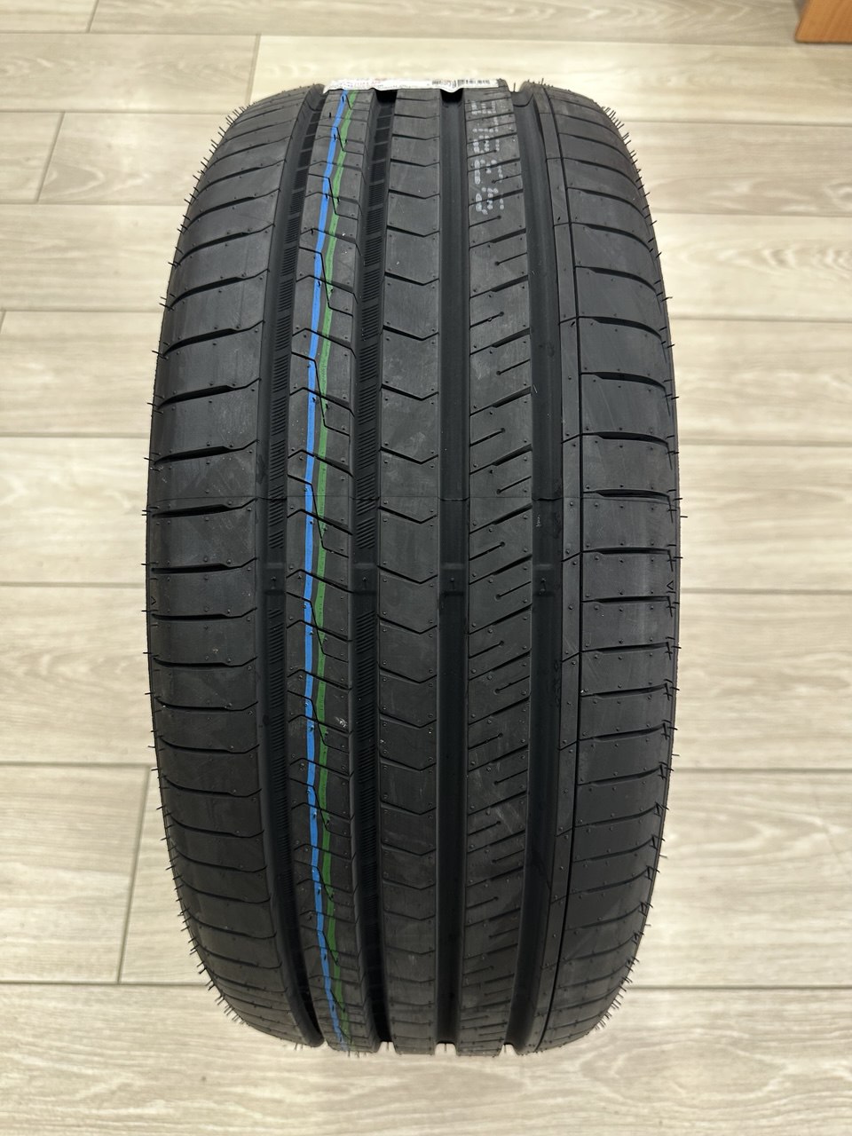 OTANI 235/40/18 95W EK3000 XL
