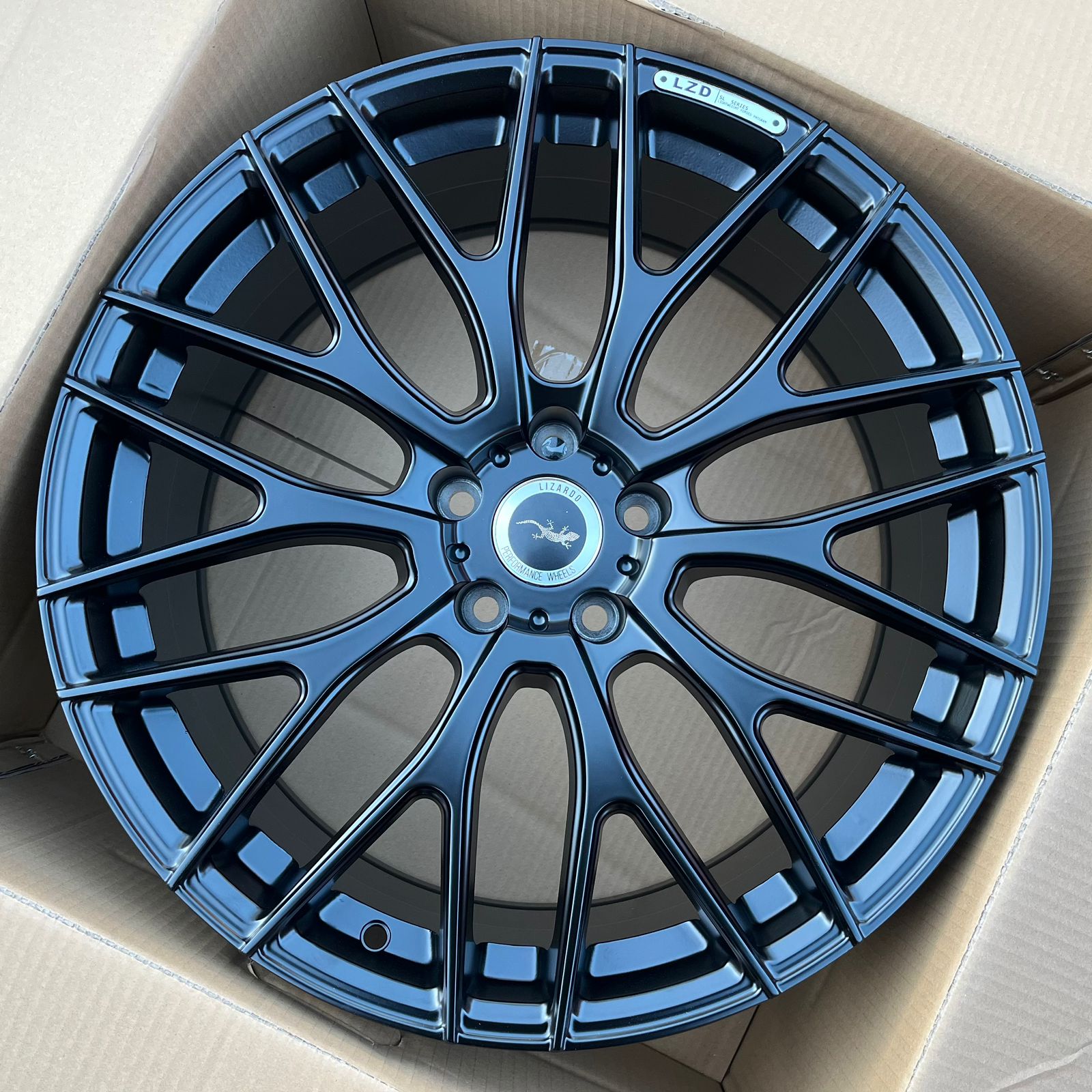 LIZARDO XH162  8.5*19 5/108 ET33 D60.1 black matt
