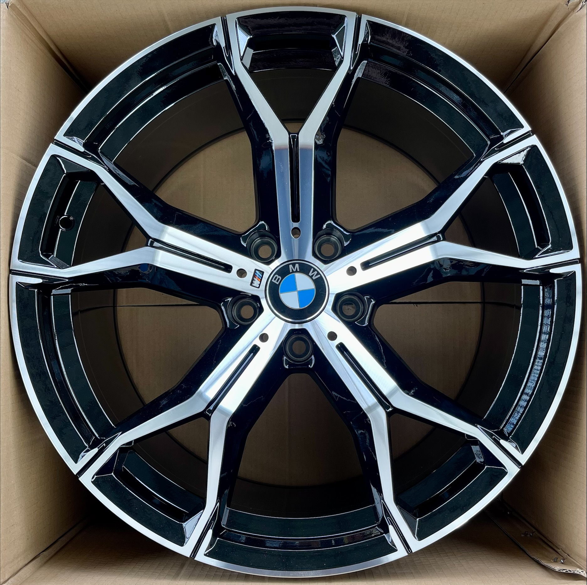 DWS BM-1538 (1087) 9.0*20 5/120 ET35 D72.6 BFP