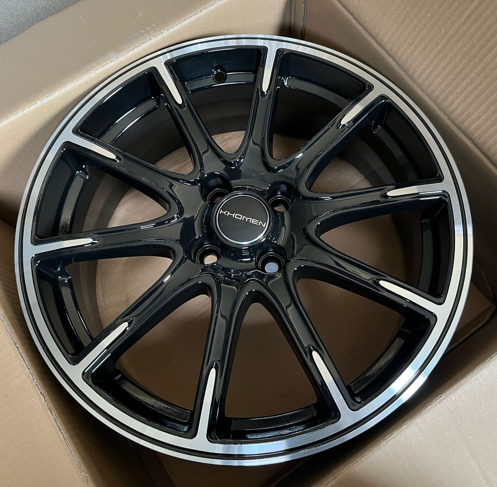 Khomen Wheels KHW1707 6.5*17 4/98 ET38 D58.6 BLACK-FP (BRABUS стиль)