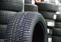 Kumho 255/45/20 105V WinterCraft WS71 фото